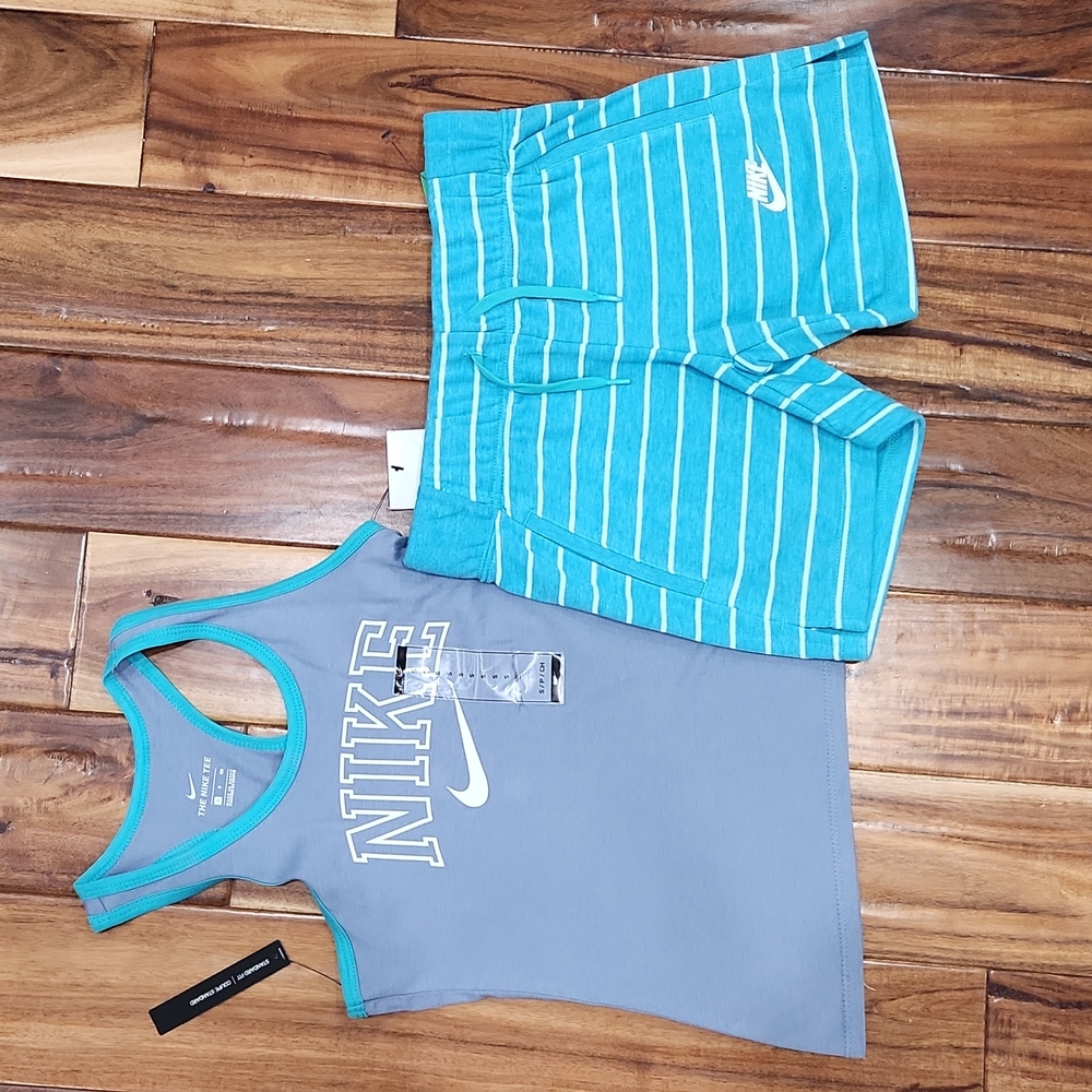 🆕️ Nike Racerback Tank - Picture 7 of 7